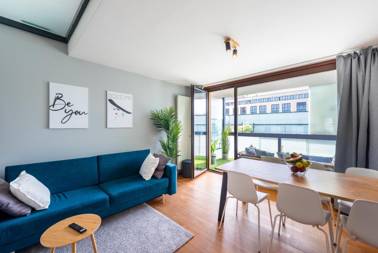 Apartment With Balcony And Parking Near The Prague Museum Exterior foto