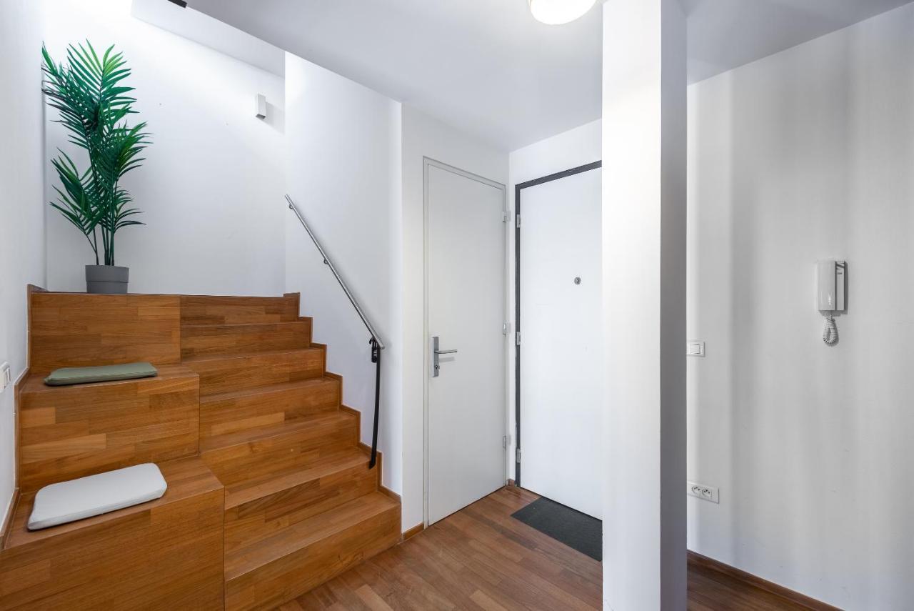 Apartment With Balcony And Parking Near The Prague Museum Exterior foto